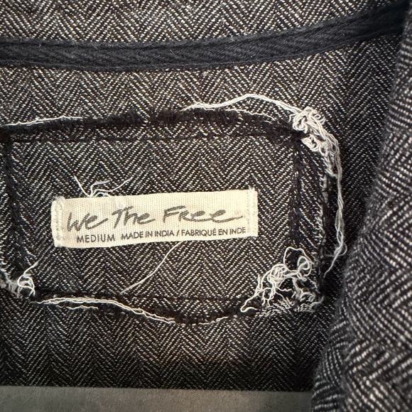 We The Free Gray Pintuck Button-Front Tunic With Pockets - Picture 3 of 3